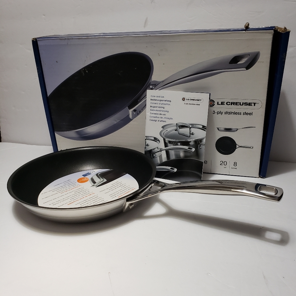 NEW! LE CREUSET 3-Ply Stainless Steel (Non-Stick) Omelette Pan